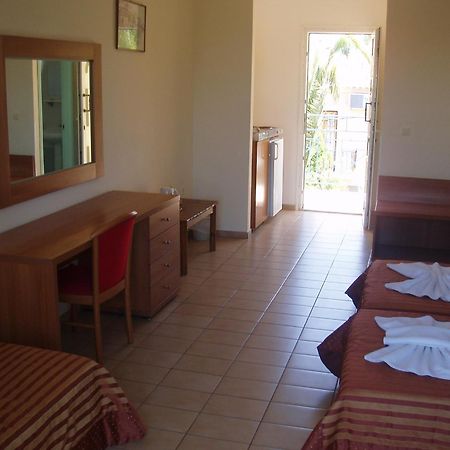 Anaxos Hotel Bagian luar foto