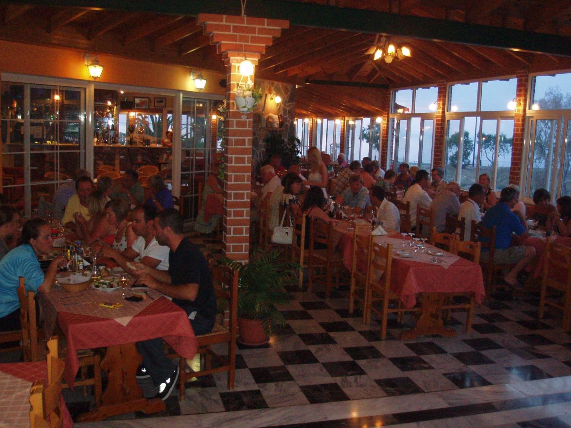 Anaxos Hotel Bagian luar foto